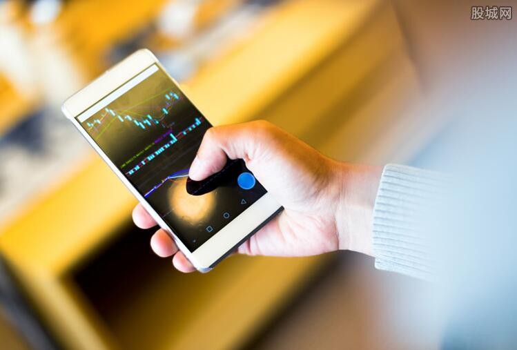 奇富科技(03660)2025年二季度财报:营收52亿元,环比增长11.2%